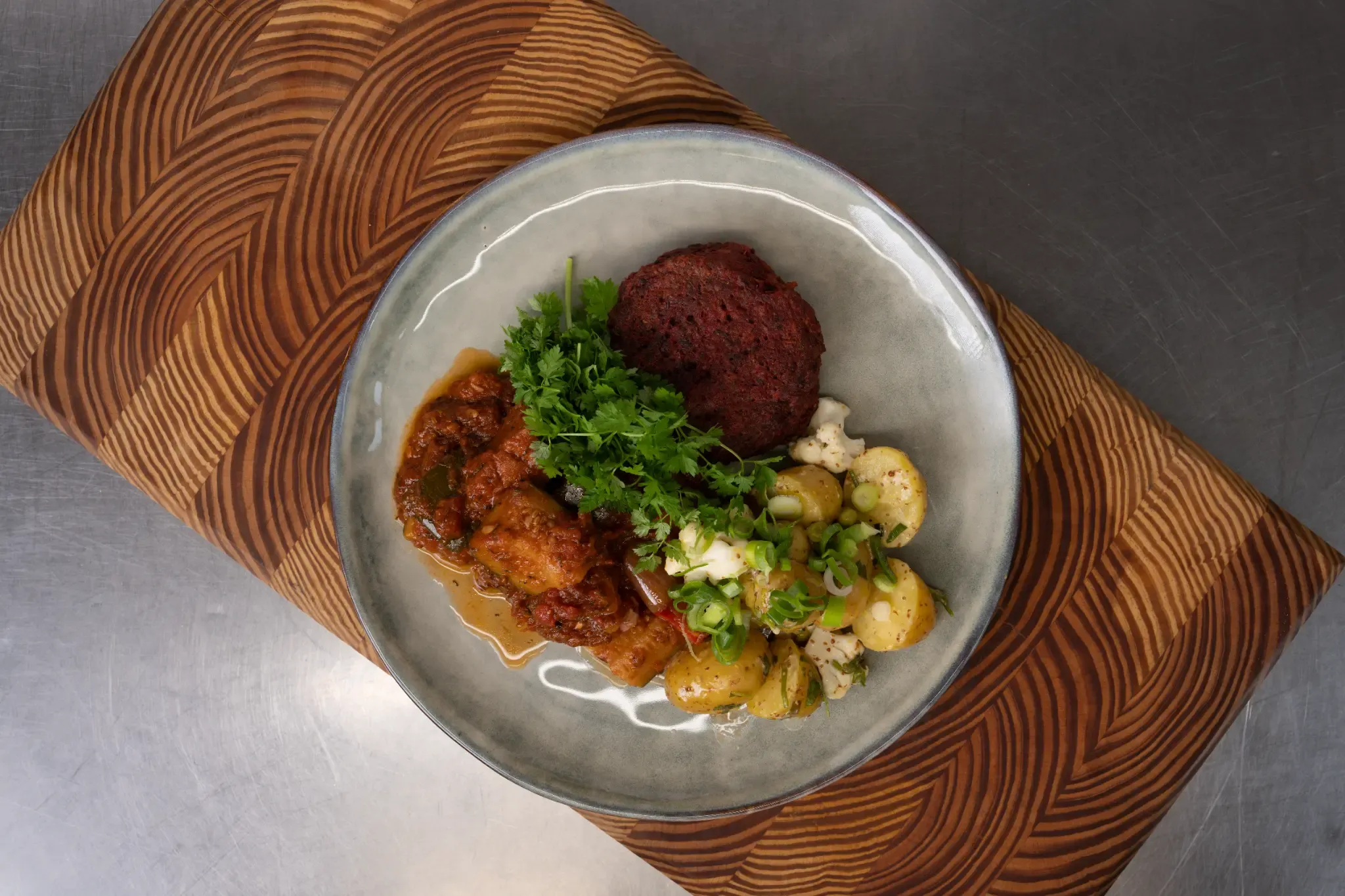 Klassisk ret med kartofler, grønt og sovs fra en tidligere MÆSK-ugemenu